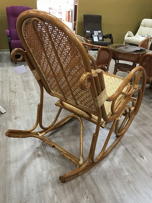 Купить кресло-качалка из натурального ротанга "05/11" коньяк в Омске - магазин Уютный Интерьер.  7
