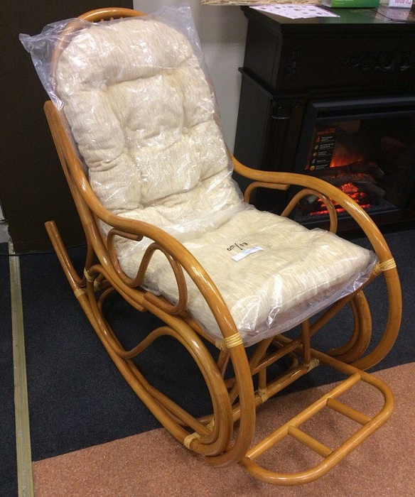 Купить кресло-качалка из ротанга "05/17" коньяк в Омске - магазин Уютный Интерьер.  2